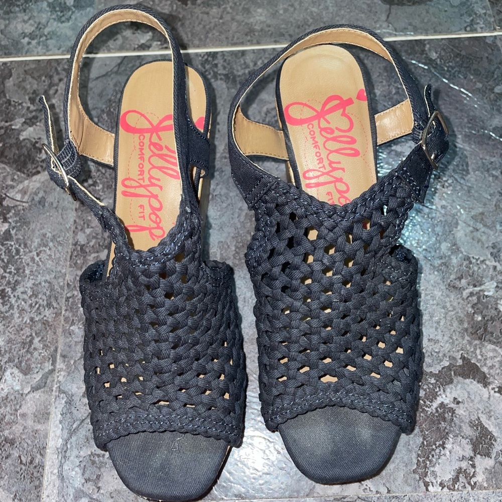 Jelly pop crocheted crock wedge sandal size 6